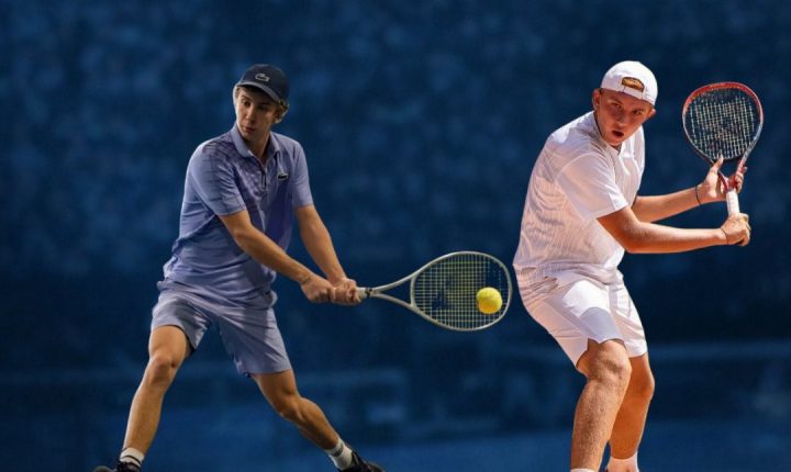 🎾 Avustralya Açık Gençler Tenis Şampiyonası’nda çift erkekler kategorisinde mücadele eden Kaan Işık Koşaner ile Mustafa Ege Şık, ikinci tura yükseldi.