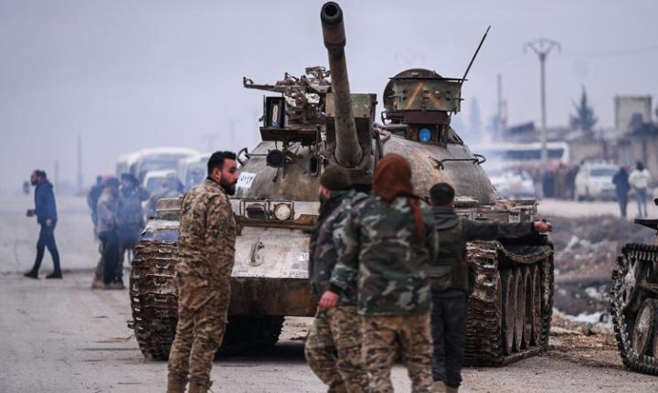 Suriye ordusu, Deyr Hafir’in kontrolünü ele alırken YPG/SDG Meskene’den çekilmeye devam ediyor