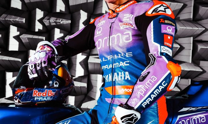 🇹🇷Milli motosikletçimiz Toprak Razgatlıoğlu’nun takımı Prima Pramac Yamaha, motosiklet ve yarış tulumunu tanıttı.