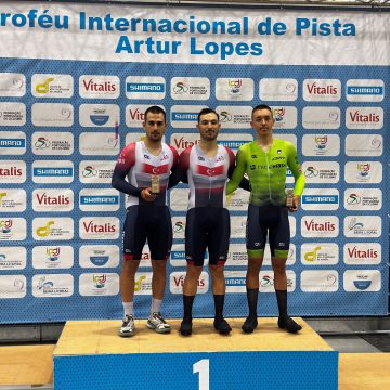 🚵‍♂️Portekiz’de düzenlenen Uluslararası Artur De Lopez Pist Bisikleti Kupası’nda mili sporcular Ramazan Yılmaz ve Emre Kaplan, 23 yaş altında ilk iki sırayı elde etti.