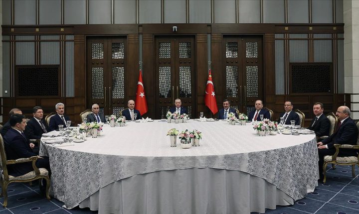 Türkiye Cumhuriyeti Cumhurbaşkanı Erdoğan, yasama, yürütme ve yargı organlarının temsilcileriyle bir araya geldi