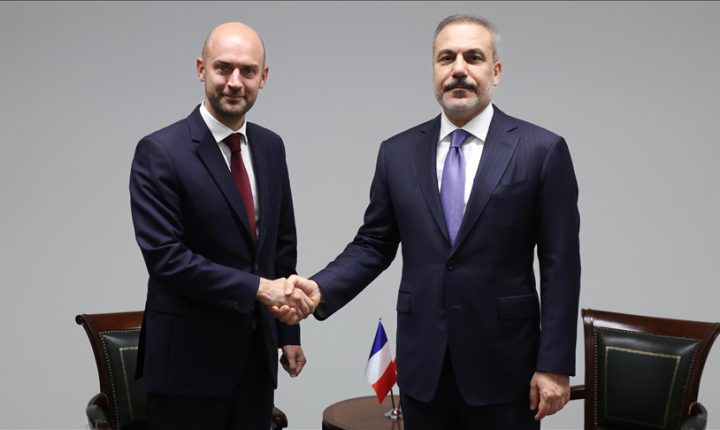 Bakan Fidan, yarın Türkiye Cumhuriyeti’ni ziyaret edecek Fransız mevkidaşı Barrot ile ikili ilişkileri görüşecek