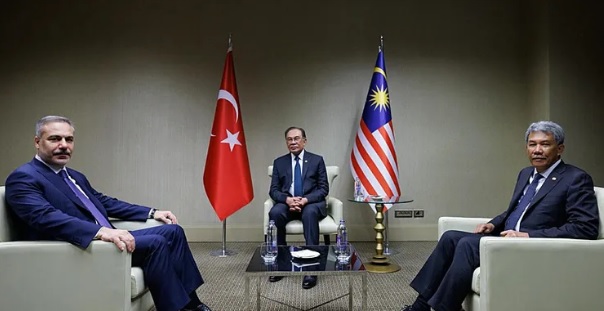 Bakan Fidan Malezya Başbakanı ve mevkidaşı Hasan ile görüştü!