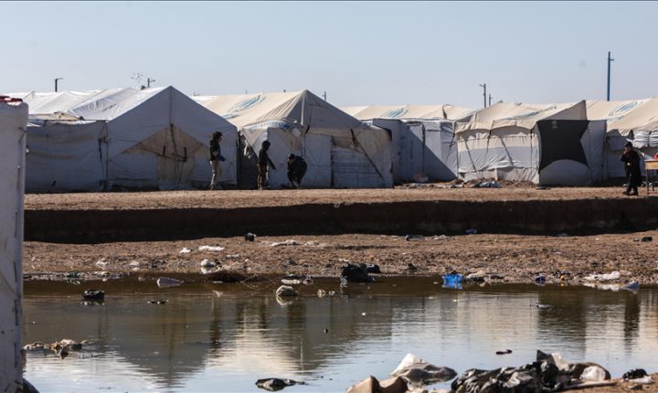Suriye’deki Hol Kampı’nda, DEAŞ’lıların yakınları dışındaki aileler güvenli çıkış için hükümetin incelemelerini bekliyor