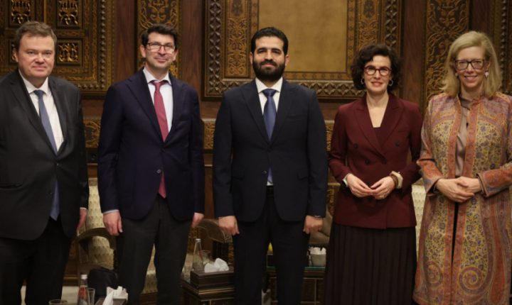 Suriye İçişleri Bakanı Hattab, Avusturya Heyetiyle Göç ve Sınır Yönetimini Görüştü