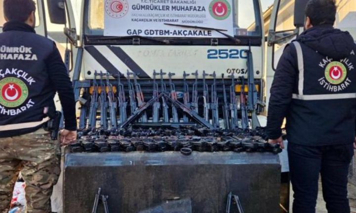 Suriye’den Türkiye Cumhuriyeti’ne giren kamyonda 51 silah ile 41 şarjör ele geçirildi