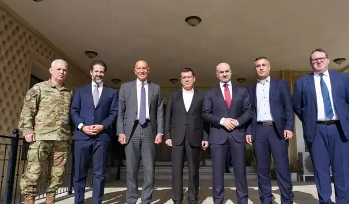 ABD’nin Suriye Özel Temsilcisi Barrack, SDG elebaşı Mazlum Abdi ile görüştü