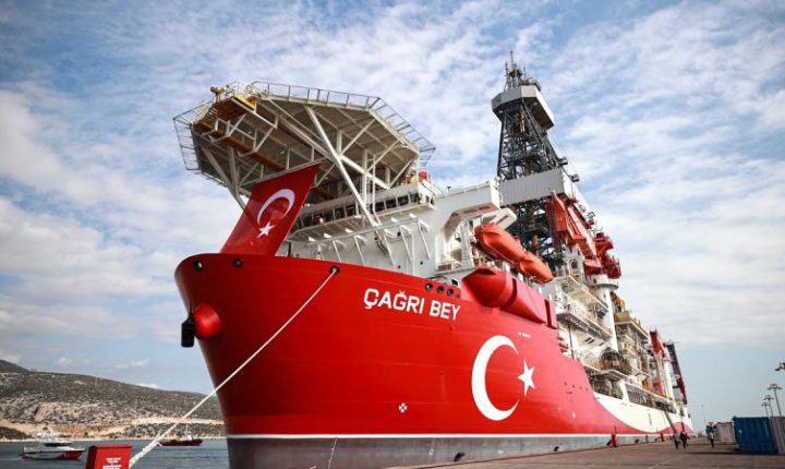 Çağrı Bey sondaj gemisi Somali yolunda