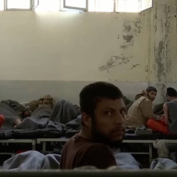 Irak, Suriye’den Nakledilen 1300 DEAŞ Tutuklusuyla İlgili Soruşturma Başlattı