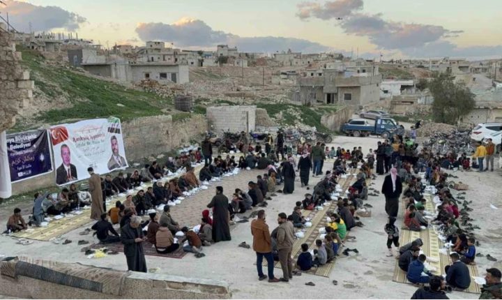 Konya Büyükşehir Belediyesi, Suriye’de İftar Sofraları Kuruyor