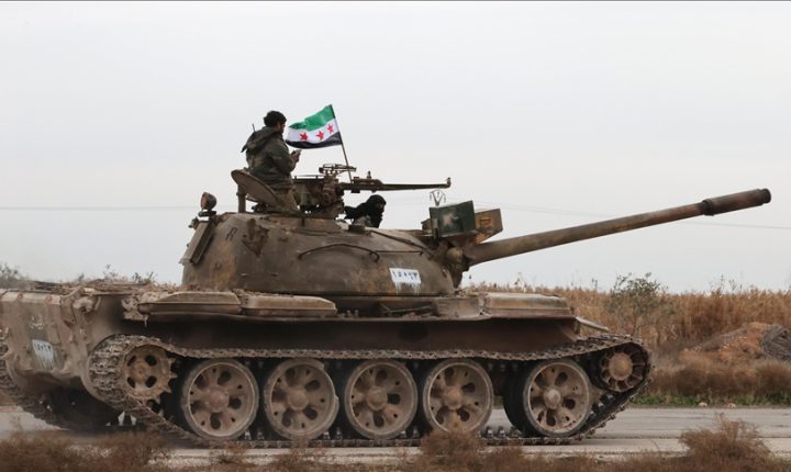 Suriye hükümeti ABD’nin çekildiği stratejik Tenef Üssü’nü teslim aldı