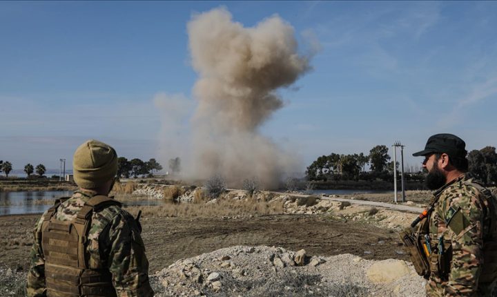 Suriye’de mayın temizleme sırasındaki patlamada AA muhabiri dahil 3 kişi yaralandı