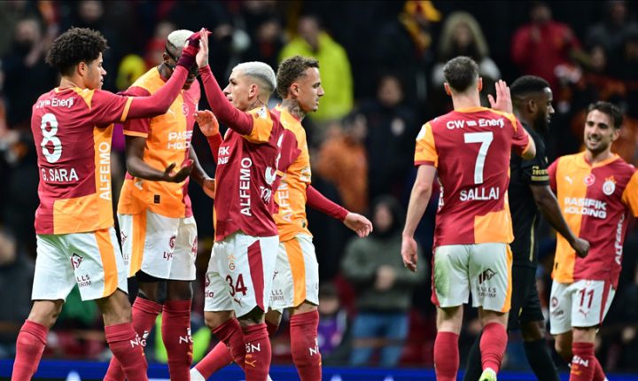 Galatasaray, Kayserispor’u 4-0 yenerek maç fazlasıyla zirvede puan farkını açtı