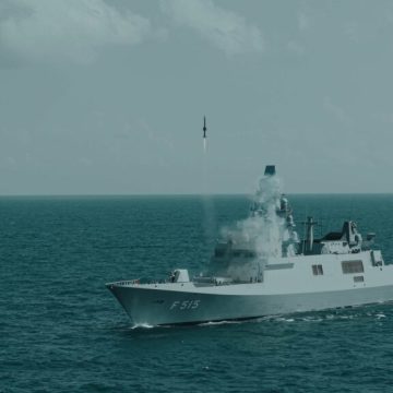 İran’dan ateşlenip Irak ve Suriye hava sahasını geçtikten sonra Türk hava sahasına yöneldiği tespit edilen bir balistik mühimmat, Doğu Akdeniz’de konuşlu NATO hava ve füze savunma unsurları tarafından zamanında angaje edilerek etkisiz hâle getirildi..