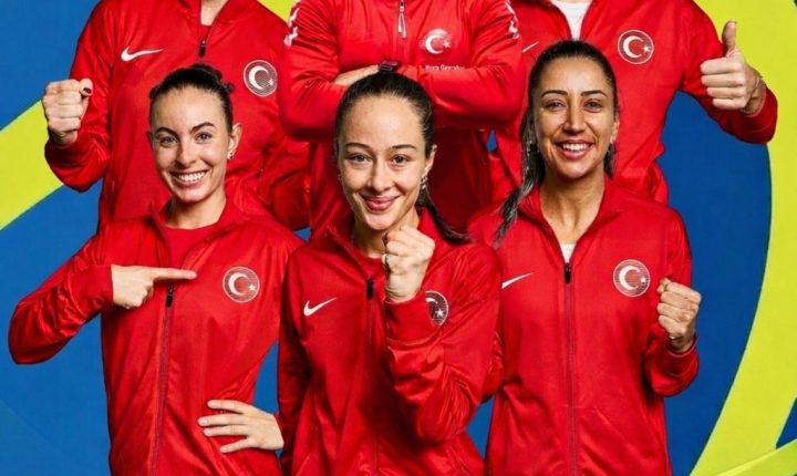 🎾 Milli sporcularımız, kaptan Bora Gerçeker yönetiminde Billie Jean King Cup için Portekiz’de korta çıkacak.