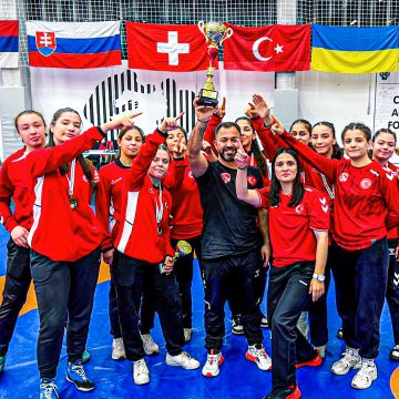 🇹🇷🤼‍♀️ 20 Yaş Altı Kadın Güreş Milli Takımımız, Macaristan’da düzenlenen Imre Baracsi Memorial Uluslararası Turnuvası’nda şampiyon oldu.