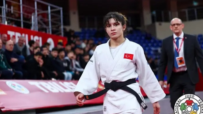 Tuğçe Beder’den altın madalya