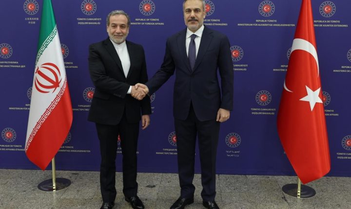 Bakan Fidan İranlı Mevkidaşı Erakçi ile Görüştü