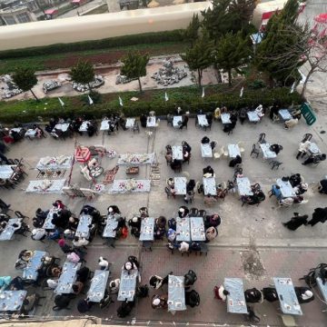 Türkiye Cumhuriyeti Merkezli İHH İnsani Yardım Vakfı, Suriye’de 144 binden fazla kişiye iftar verdi