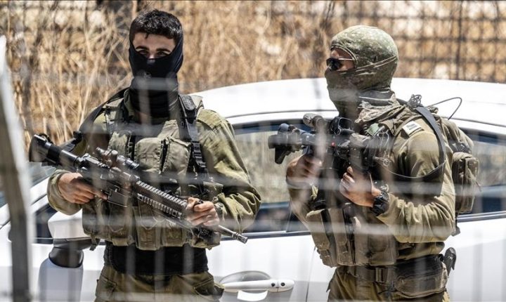 İsrail, Kuneytra’da 3 Sivili Alıkoydu