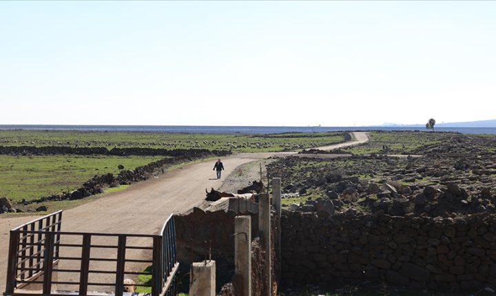 İsrail ordusu Suriye’nin güneyinde 2 sivili alıkoydu