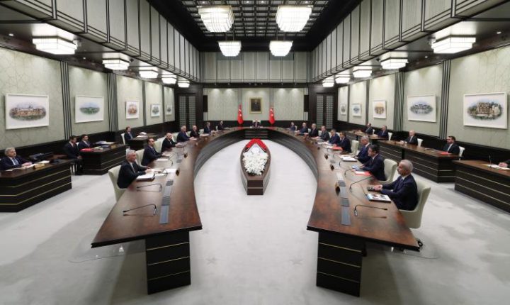 Kabine yoğun gündemle toplanacak