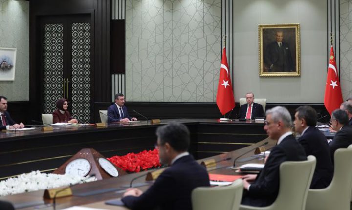 Kabine yoğun gündemle toplanacak