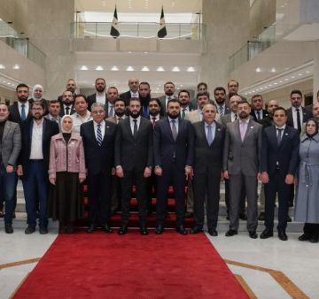 Suriye Cumhurbaşkanı Şara, Sivil Toplum Heyetini Kabul Etti