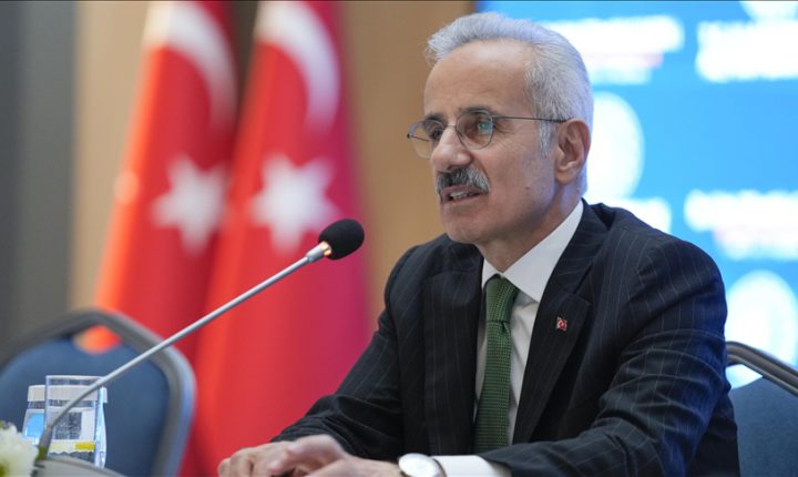 Bakan Uraloğlu: Hürmüz Boğazı’nda 14 gemimiz bekliyor