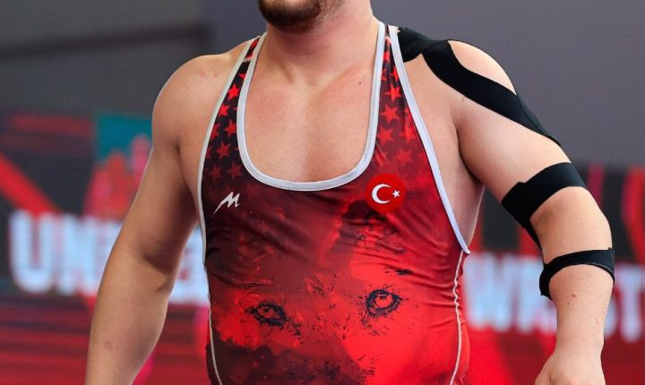 🤼‍♂️ Milli güreşçiler, Sırbistan’da düzenlenen 23 Yaş Altı Avrupa Güreş Şampiyonası’nı 9️⃣ madalyayla tamamladı. 🇹🇷👏