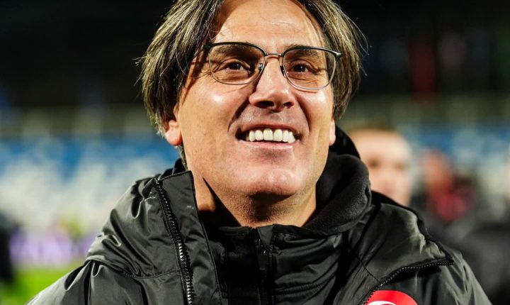 🇹🇷⚽ Türk vatandaşı olma şartı olan 5 yıl bekleme süresini dolduran Vincenzo Montella, İçişleri Bakanlığı’nın onaylaması halinde 2026 Dünya Kupası’na Türk vatandaşı olarak gidebilir. 👏(Akşam)