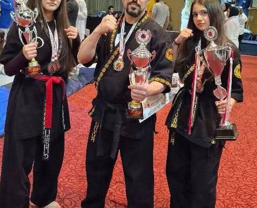 Avrupa şampiyonasında Bagatur dalında 2 Altın 1 gümüş.