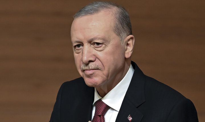 Türkiye Cumhuriyeti Cumhurbaşkanı Erdoğan, Macaristan seçimlerini kazanan Magyar ile telefonda görüştü