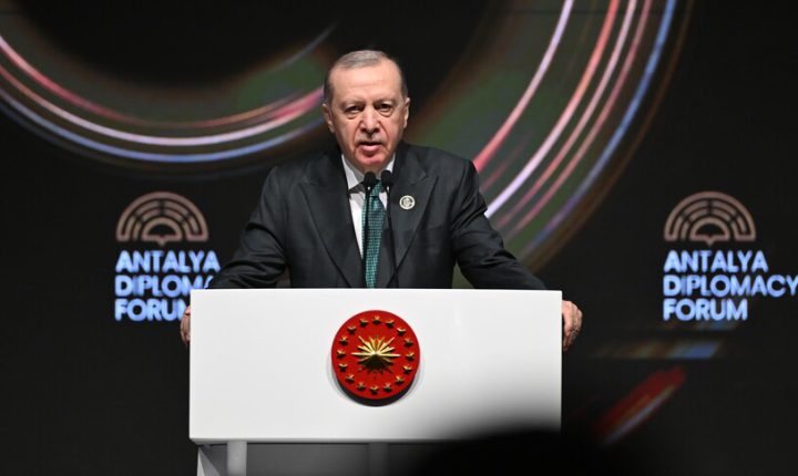 Türkiye Cumhuriyeti Cumhurbaşkanı Erdoğan: Körfez ülkelerinin açık denizlere erişim hakkı kısıtlanmamalıdır