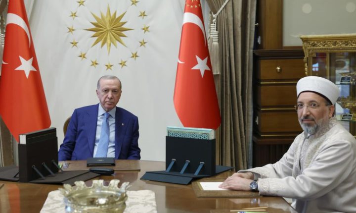 Türkiye Cumhuriyeti Cumhurbaşkanı Erdoğan, kurban vekâletini Türkiye Cumhuriyeti Diyanet Vakfı’na verdi