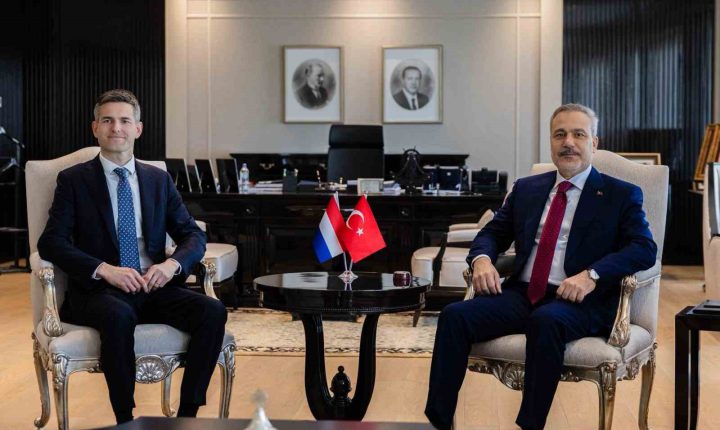 Bakan Fidan, Hollandalı mevkidaşı Berendsen ile bir araya geldi