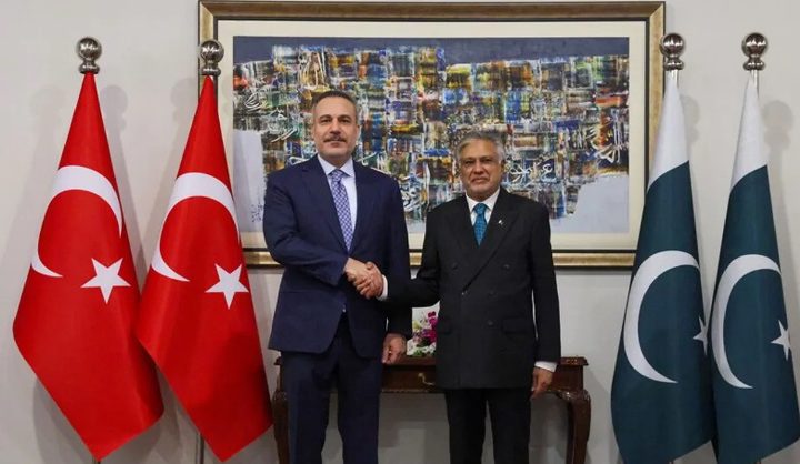 Türkiye Cumhuriyeti Dışişleri Bakanı Fidan, Pakistanlı mevkidaşı Dar ile görüştü