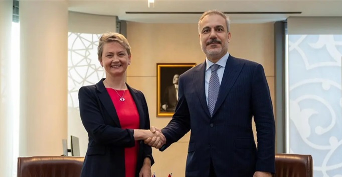 Bakan Fidan’dan diplomasi trafiği. İngiliz ve Pakistanlı mevkidaşları ile görüştü