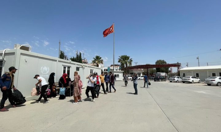 Geçici koruma altındaki Suriyeli sayısı 5 yılda yüzde 38,5 azaldı