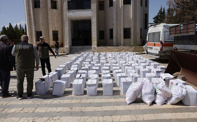 İHH, Suriye’nin güneyindeki Kuneytra’da 300 aileye yardım ulaştırdı