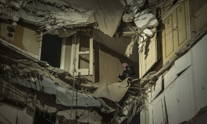 İsrail ordusunun Lübnan’ın başkenti Beyrut’a yönelik saldırıları sürüyor