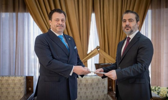 Suriye Dışişleri Bakanı Şeybani, Yunanistan Büyükelçisinin Güven Mektubunun Bir Kopyasını Teslim Aldı