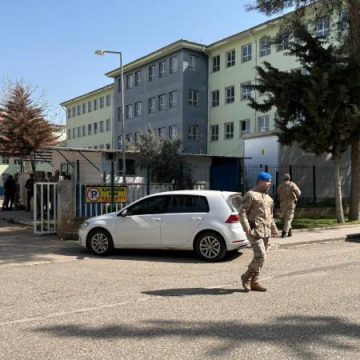Şanlıurfa’da okula silahlı saldırı: 16 yaralı