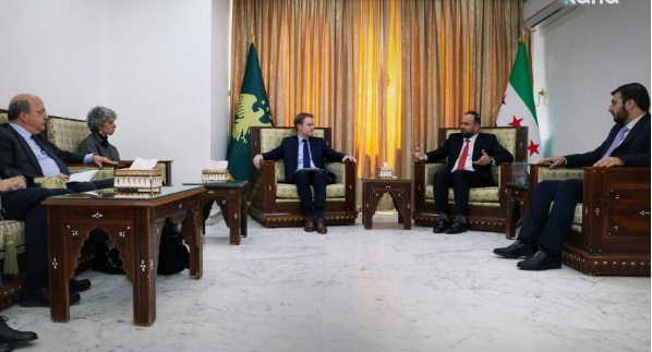 Suriye Enformasyon Bakanı El-Mustafa, Fransa’nın Şam Maslahatgüzarı Faivre ile Görüştü