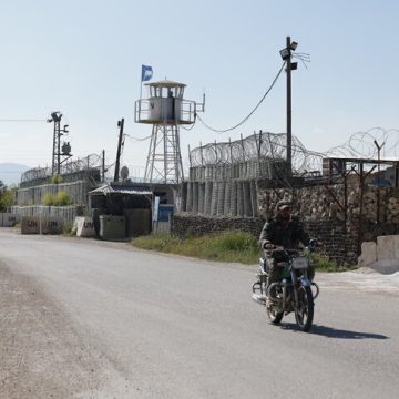 Suriye’nin güneyindeki Kuneytra’da halk, BM gözlem gücünün İsrail ihlallerine karşı sessizliğine tepkili