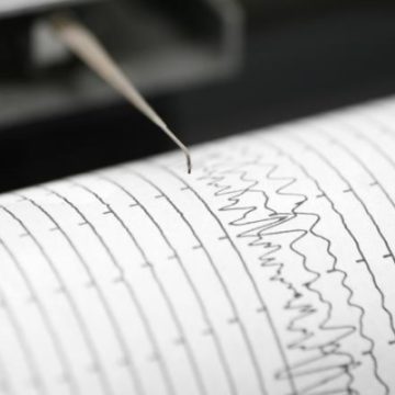 Van’da 5,2 büyüklüğünde deprem oldu