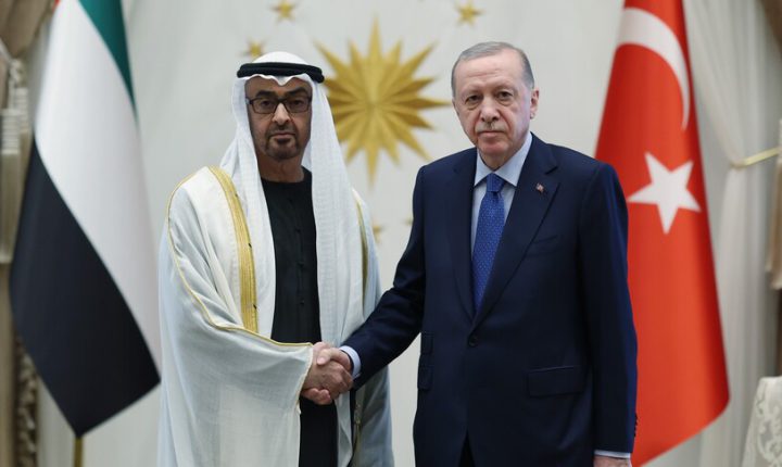 Türkiye Cumhuriyeti Cumhurbaşkanı Erdoğan, BAE Devlet Başkanı Al Nahyan ile telefonda görüştü