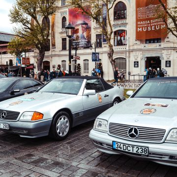 Bu yıl 20’ncisi düzenlenen Doğu-Batı Dostluk ve İpek Yolu Rallisi’nin Türkiye etabı başladı.