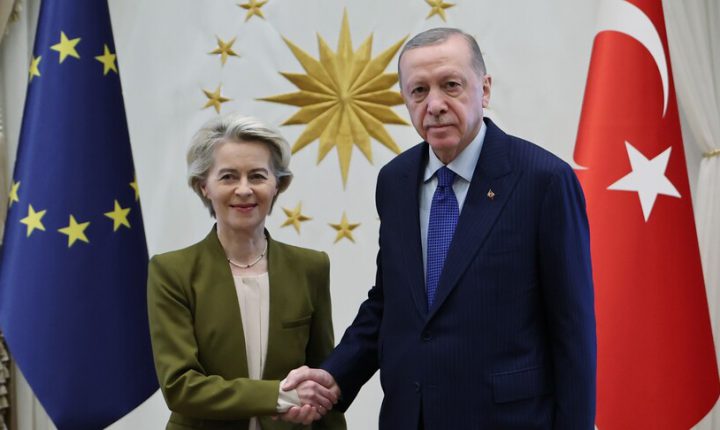 Türkiye Cumhuriyeti Cumhurbaşkanı Erdoğan, AB Komisyonu Başkanı von der Leyen ile telefonda görüştü