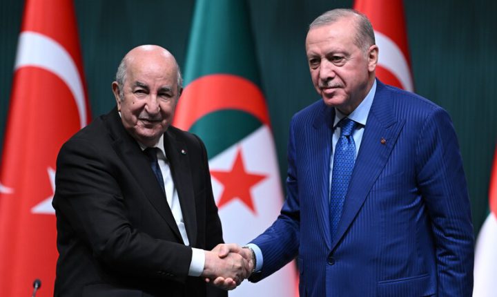 Türkiye Cumhuriyeti Cumhurbaşkanı Erdoğan, Cezayir Cumhurbaşkanı Tebbun ile telefonda görüştü